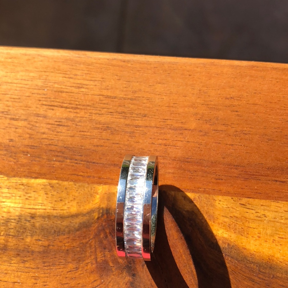 Stunning beget cut ring